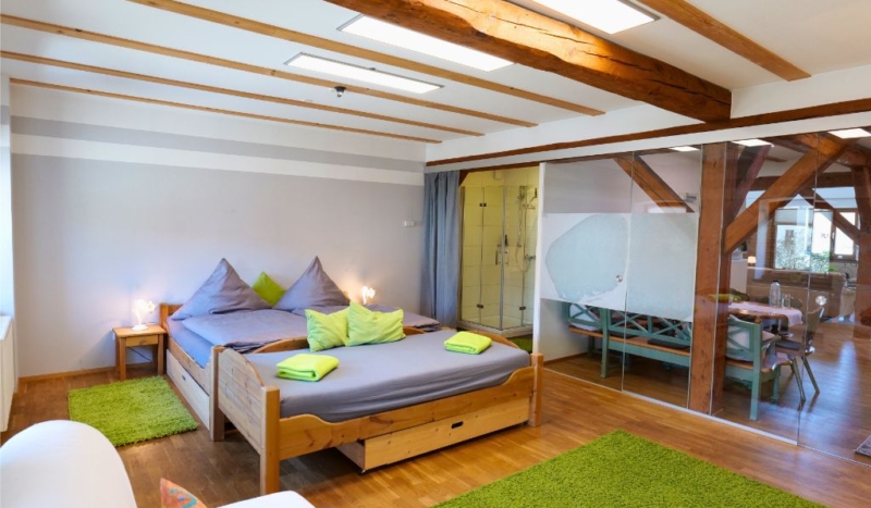 Bett in der Ferienwohnung bei Memmingen