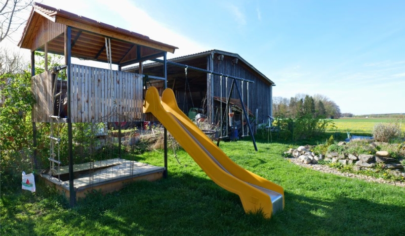 Kinderspielplatz mit Ferienwohnung bei Memmingen